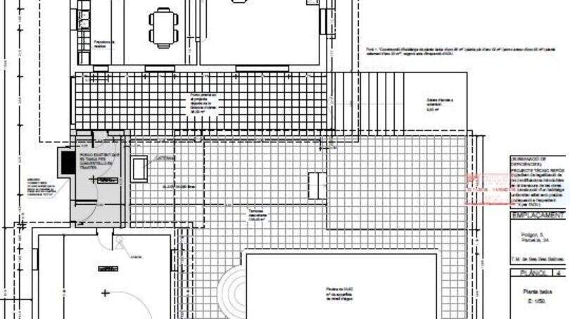 Architektonischer Grundriss der Finca in Ses Salines mit Pool, Terrassen, Garage und Wohnbereichen, Maßstab 1:150.