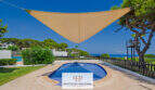 Privater Pool mit Sonnensegel und Meerblick in Apartmentanlage Cala d'Or, Mallorca