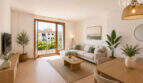 Heller Wohnbereich mit Balkon, Naturholzmöbeln und mediterranem Ausblick in 3-Zimmer-Wohnung, Llucmajor
