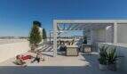 Sonnige Dachterrasse mit Pergola, Lounge-Bereich und Spielbereich in Porto Cristo
