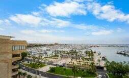 Blick auf den Yachthafen von Palma und die Kathedrale vom Paseo Marítimo, Luxuswohnung in bester Lage