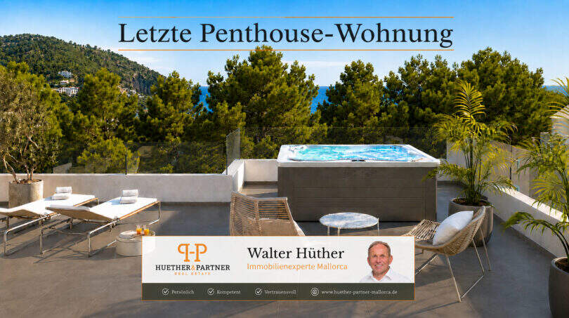 Penthouse Canyamel: Luxus-Dachterrasse mit Whirlpool, Sonnenliegen und Meerblick zwischen Pinien.