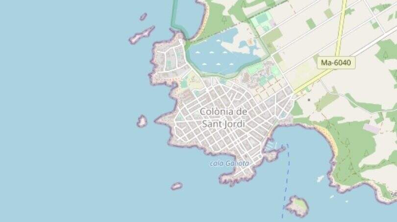 Mapa de la ciudad de Colonia de Sant Jordi con vista al mar, cerca de Ses Salines, Mallorca – Ubicación del apartamento a solo 80 m del mar.