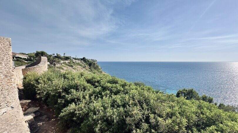 Sa Torre is located on a steep coastline with crystal clear water
