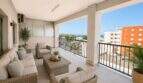 Geräumige Dachterrasse mit Loungemöbeln und Meerblick der 160 m² Wohnung in S'Arenal, Palma de Mallorca