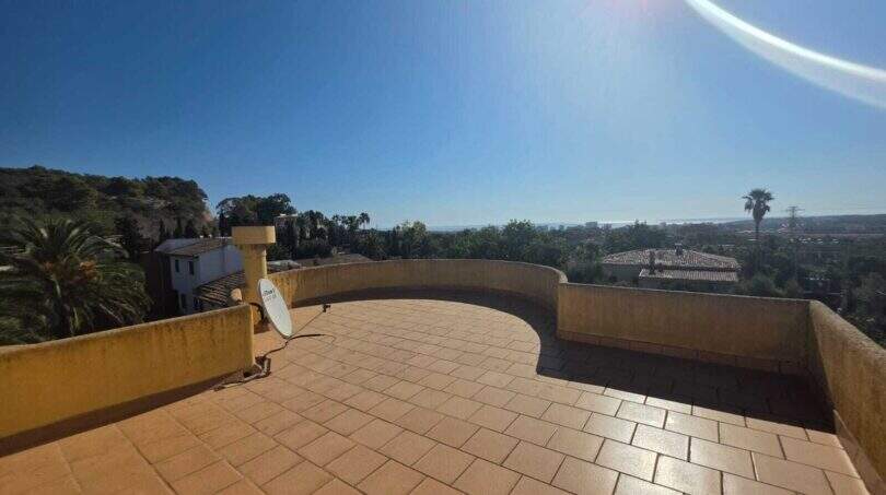 Spacious roof terrace with panoramic view of sea and surroundings of the finca in Cala Millor