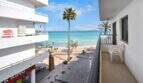 Balkon mit Meerblick, Palmenstrand und Burger King in erster Meereslinie, Cala Millor