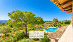 Finca Santa Maria: Terrasse mit Pool, Pinien und Panoramablick auf die Tramuntana-Berge