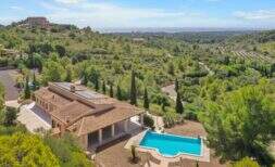 Mallorquinische XL-Finca mit Weitblick auf das Meer, Swimmingpool, Spa und Garage in Cala Murada