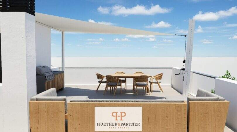 Sonnige Dachterrasse mit Loungebereich, Outdoor-Küche und Esstisch – Neubau Doppelhaushälfte Cala d'Or