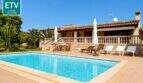 Finca Palma de Mallorca: Außenpool mit Sonnenliegen, Steinterrasse und mediterranem Landhaus mit ETV-Lizenz