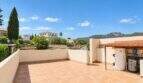 Dachterrasse mit Fliesenbelag und Bergblick auf die Tramuntana, Palma de Mallorca