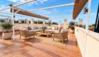 Dachterrasse mit intelligenter Zoneneinteilung und motorisierter Beschattung